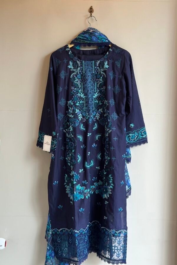 Pakistani Lawn 3PC