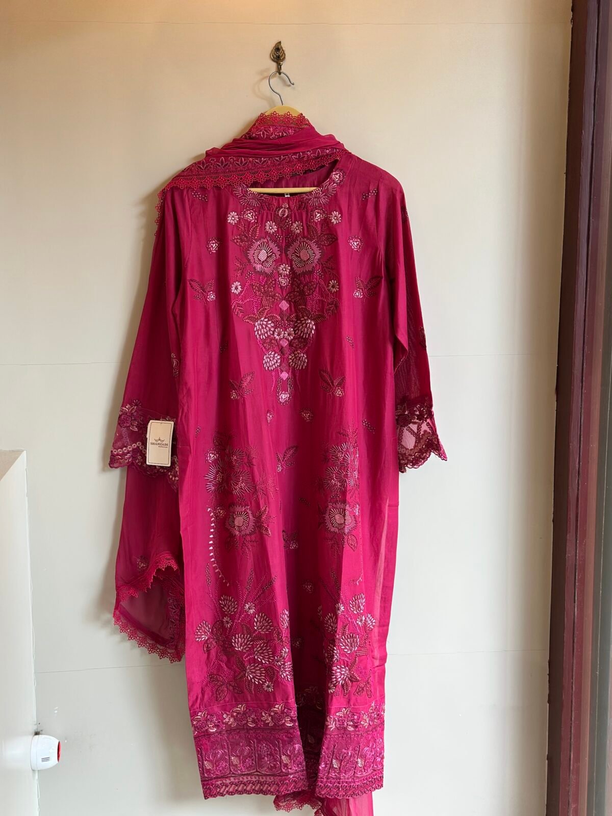 Pakistani Lawn 3Pc
