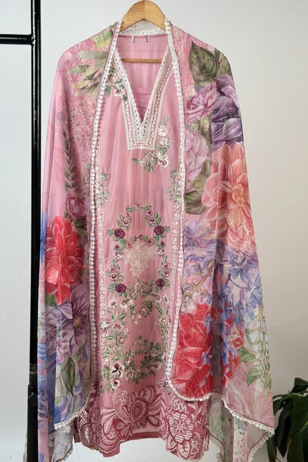 Pakistani Lawn 3Pc